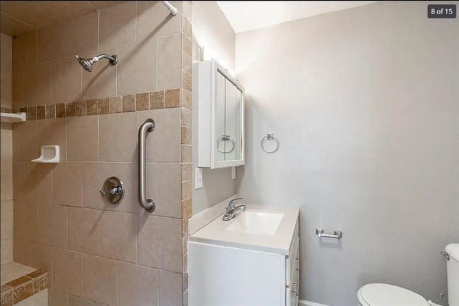 Building Photo - 820 SW 31st St