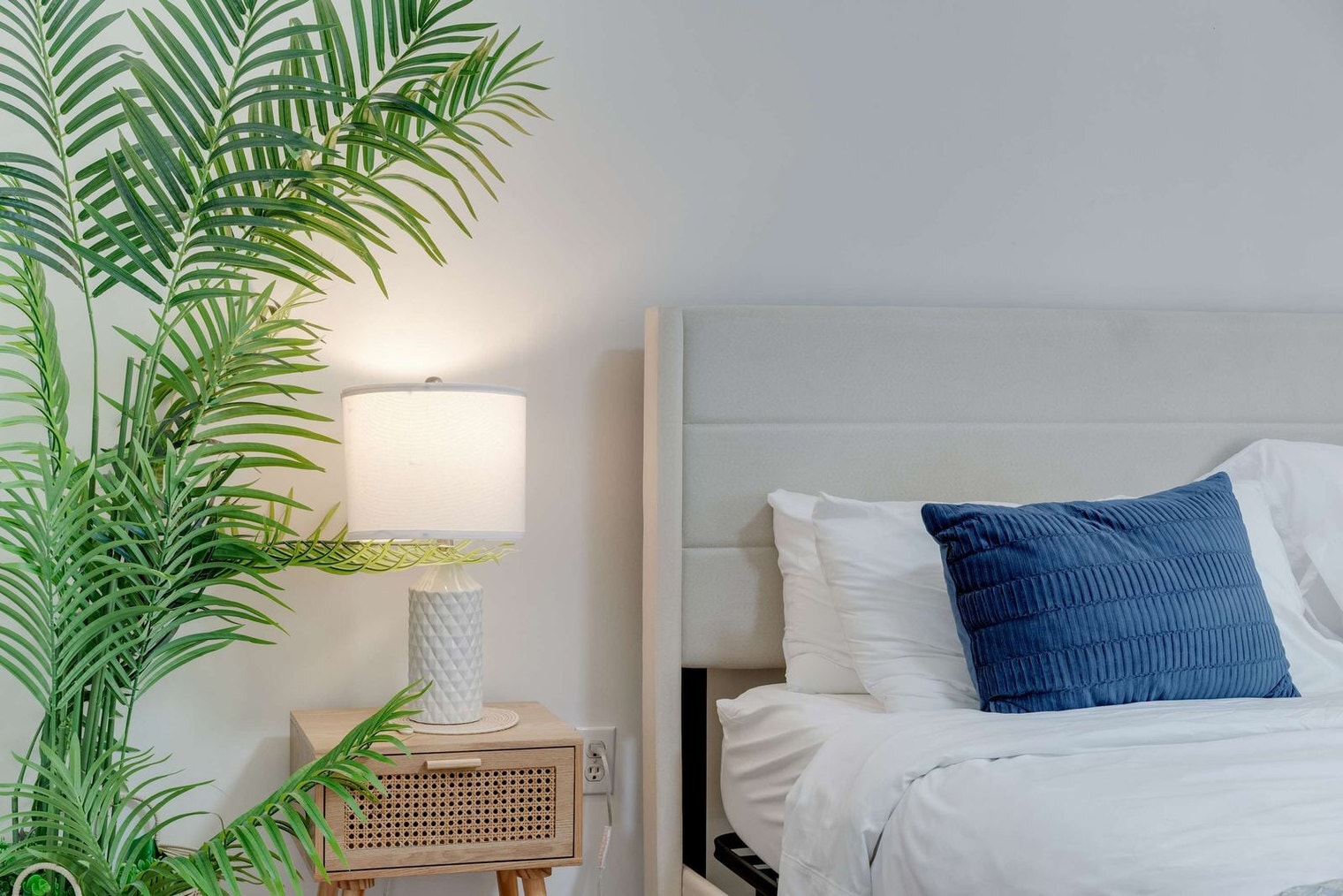 Building Photo - 1 SE 12th St