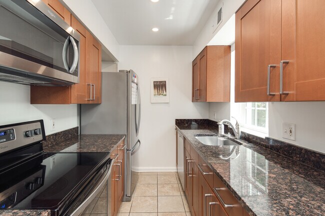 Building Photo - 3281 S Stafford St