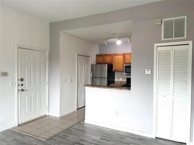 Building Photo - 6137 Metrowest Blvd