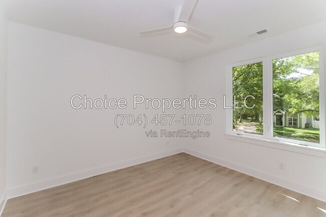Building Photo - 422 Sylvania Ave
