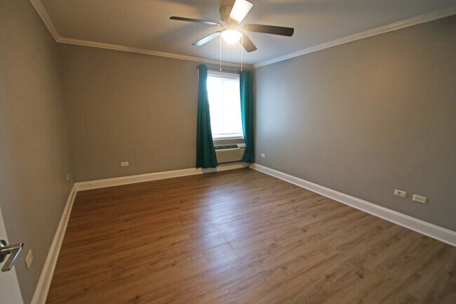 Building Photo - 1613 Silverstone Dr