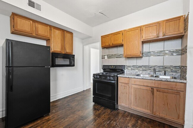 Building Photo - 3752 W Division St