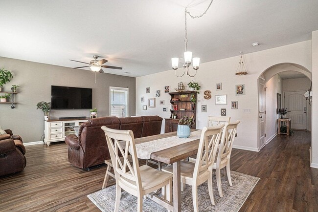 Building Photo - 252 Hyrne Dr