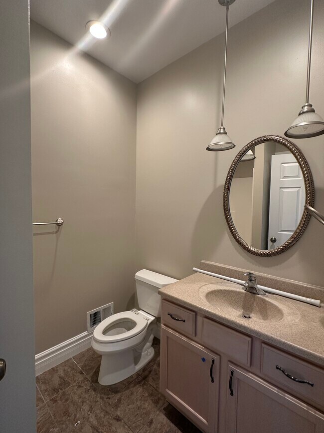 Building Photo - 115 W Maumee St