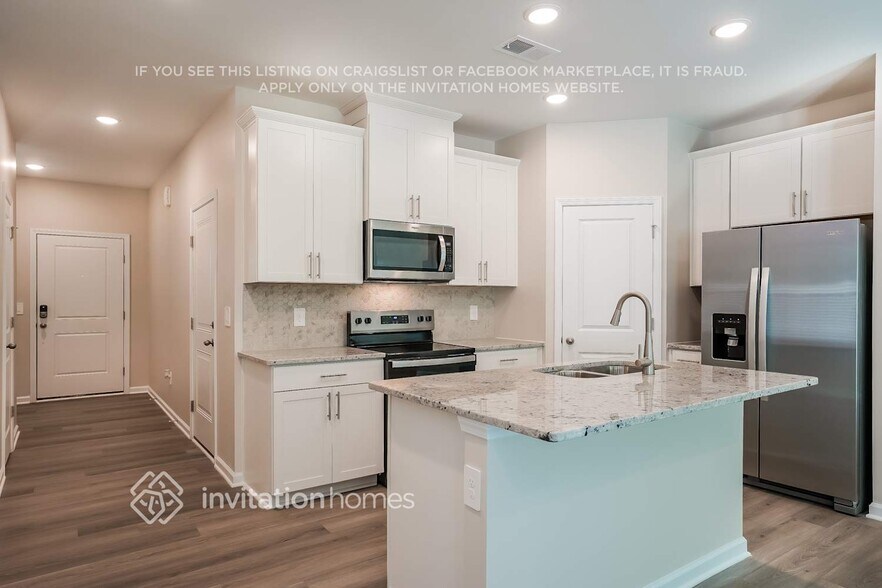 Building Photo - 924 Greenville Wy