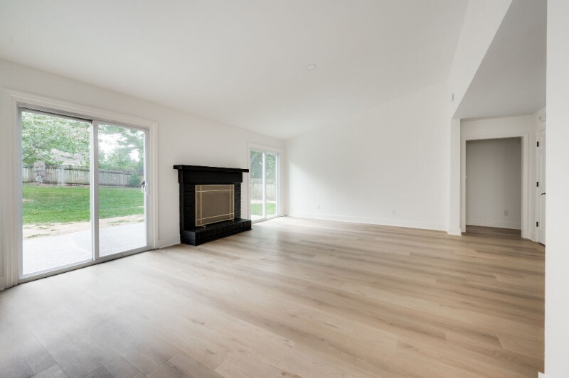 Building Photo - 520 Riverview Dr