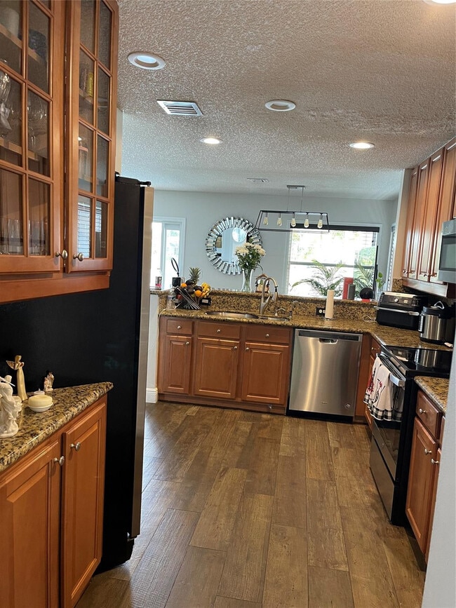 Building Photo - 414 SW 205th Ave