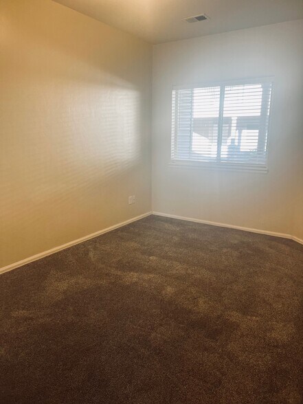 Building Photo - 2476 Orion Way