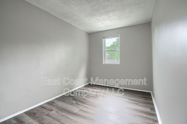Building Photo - 902 Catawba Ct
