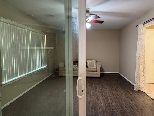 Building Photo - 15538 Baybrook Dr