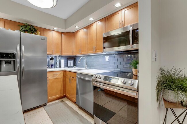 Building Photo - 15484 Lakes of Delray Blvd