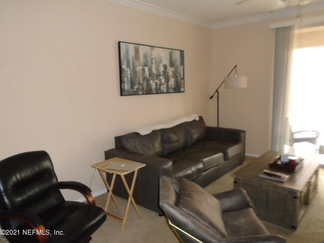 Building Photo - 13810 Sutton Park Dr N