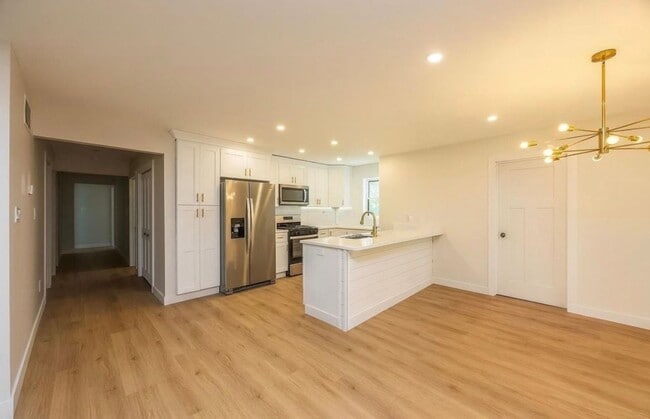 Building Photo - Large 4 Bedroom 2 Bath home in Linwood, NJ