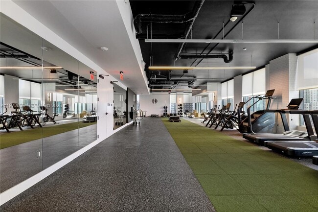 Building Photo - 121 NE 5th St