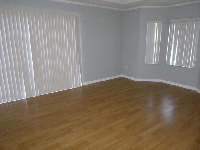 Building Photo - Very Nice Large 4/3/2 Home in Paar Estates