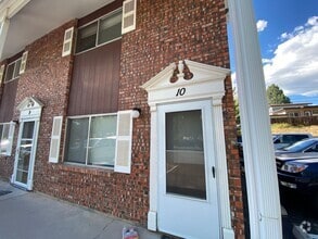 Building Photo - Two Bedroom Town Home on Florida Rd.