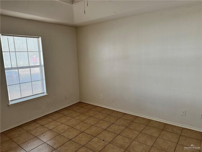 Building Photo - 613 La Mancha Dr