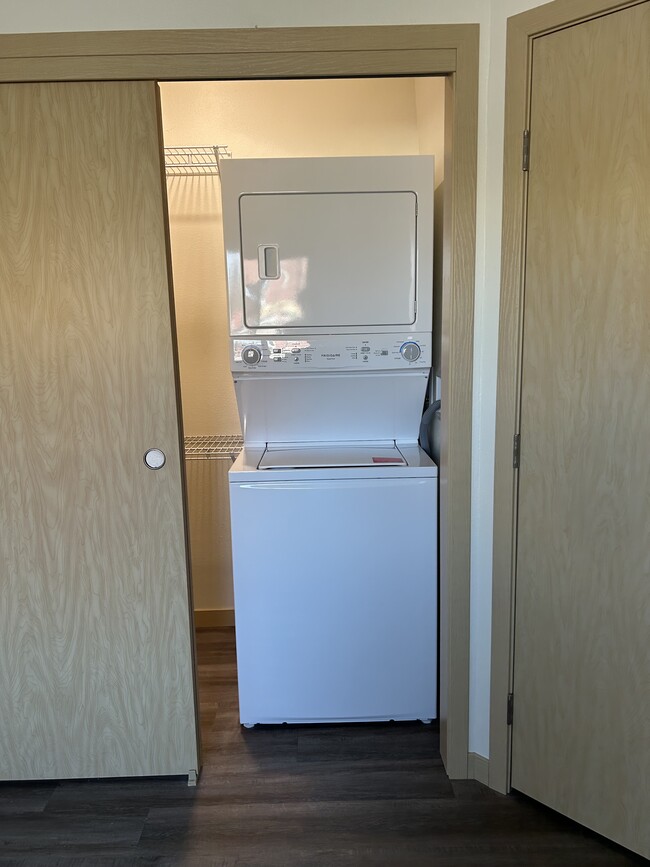 1415-2 Laundry - Paramount Grafton Apartments