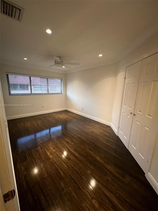 Building Photo - 1122 SW 87th Ave