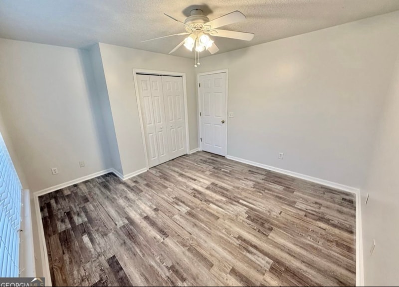 Building Photo - 206 Willow Dr