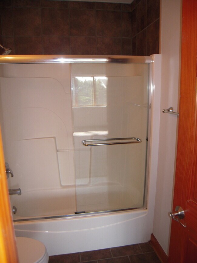 Building Photo - 16649 Oak Park Ave