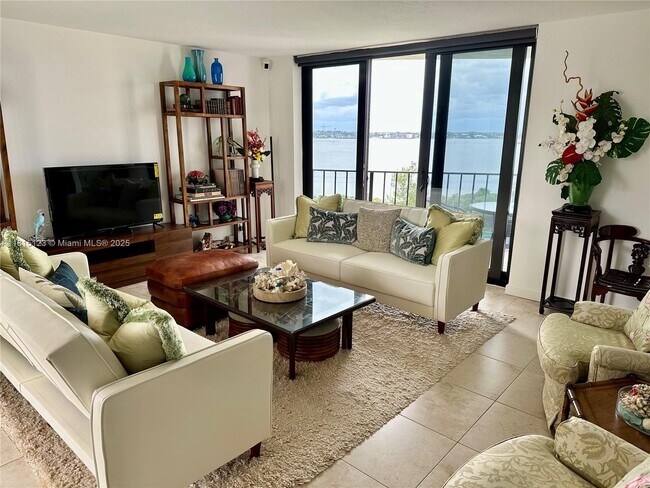 Building Photo - 5420 N Ocean Dr