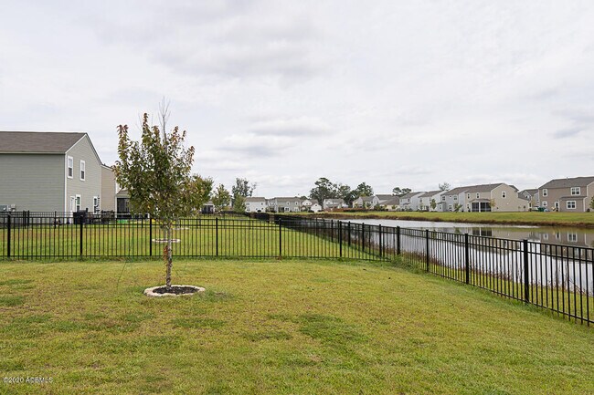 Building Photo - 81 Saluda Way