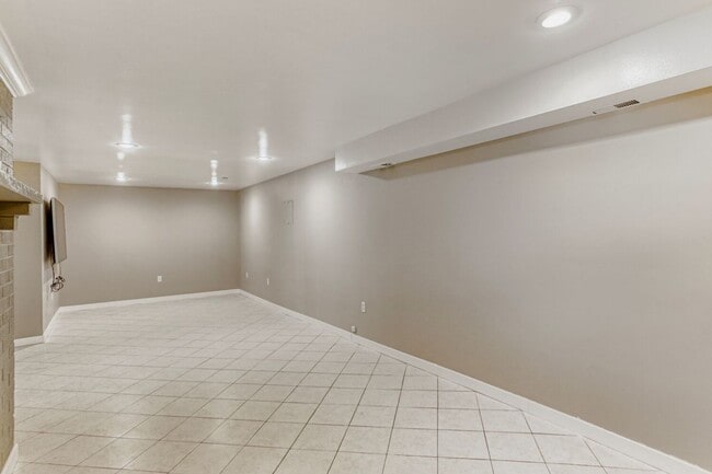 Building Photo - 4Bd/2Ba Bellevue House