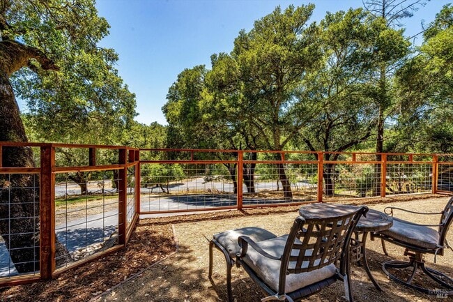 Building Photo - 9342 Chalk Hill Rd