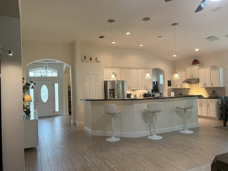 Building Photo - 9610 Gretna Green Dr