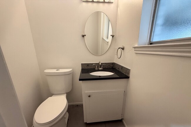 Building Photo - 510 Witter St