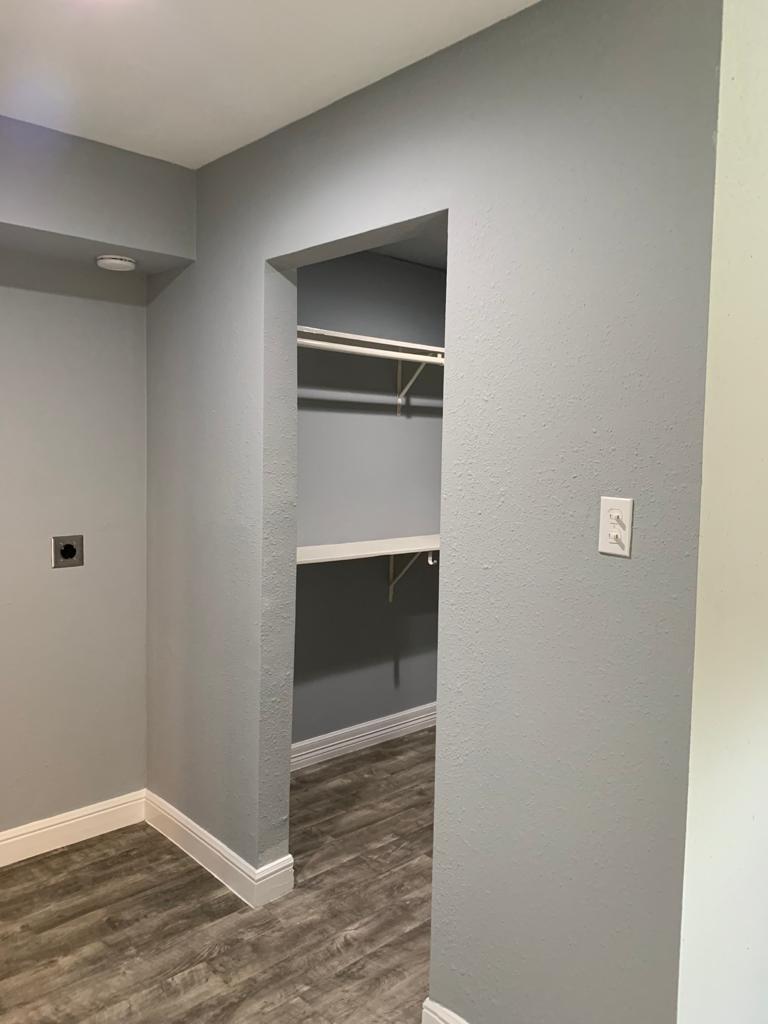 Building Photo - 1900 Peach Ave