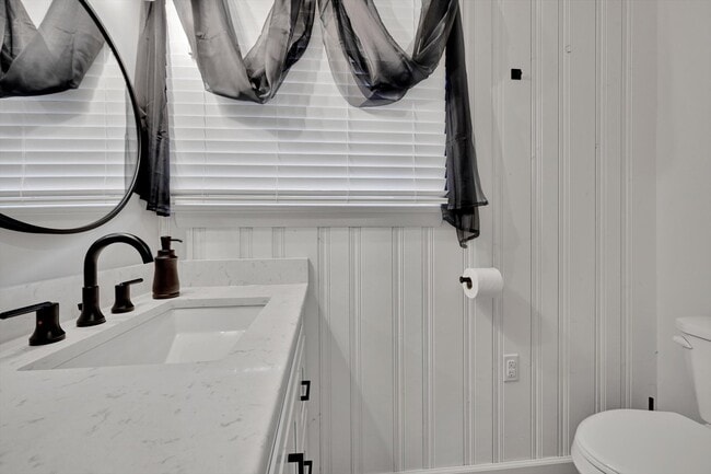 Building Photo - 2151 Thoroughbred Ln