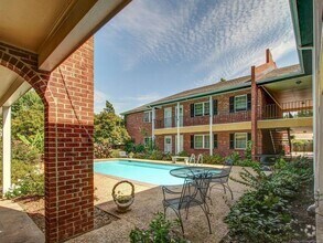 Building Photo - 2 Bed / 2 Bath Condo On Riverside!