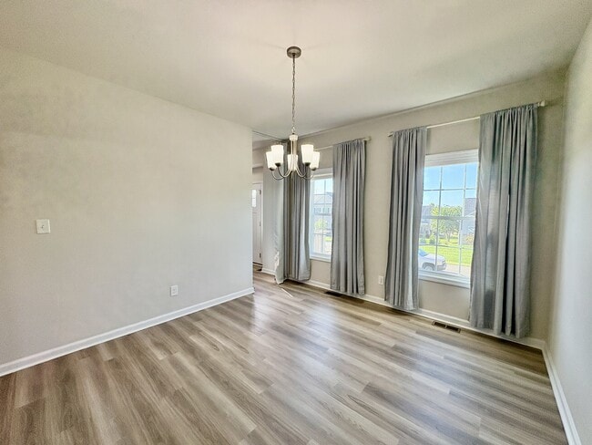 Building Photo - 189 Traverse Dr