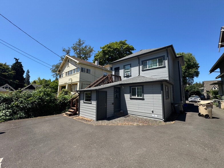 Building Photo - 213 NW 11th St