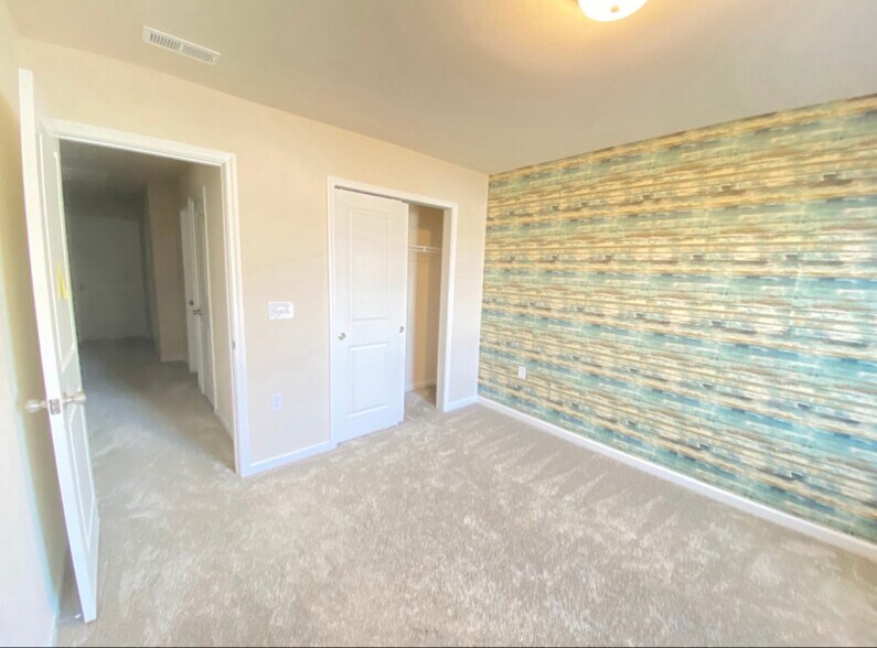 Building Photo - 5612 Preveza Pl