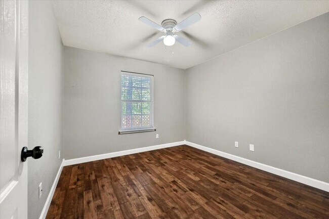 Building Photo - 187 Square Dance Rd