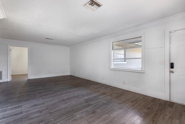 Building Photo - 8642 Sunset Dr