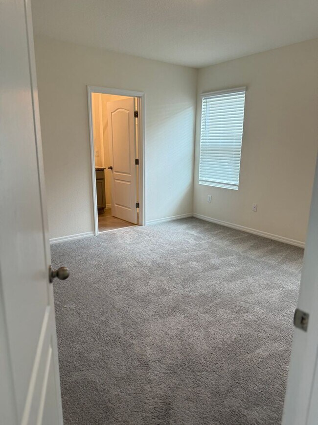 Building Photo - 2642 Angel Falls Dr