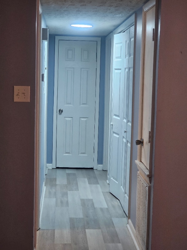 Building Photo - 719 Hedgelawn Way