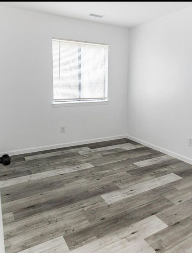 Building Photo - Condo - furnished private bedroom with shared bathroom