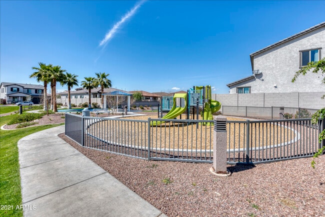 Building Photo - 8410 W Palmaire Ave