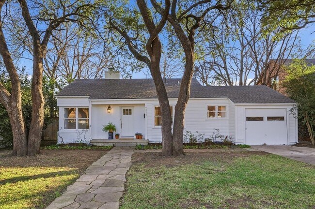 Building Photo - 6417 Darwood Ave