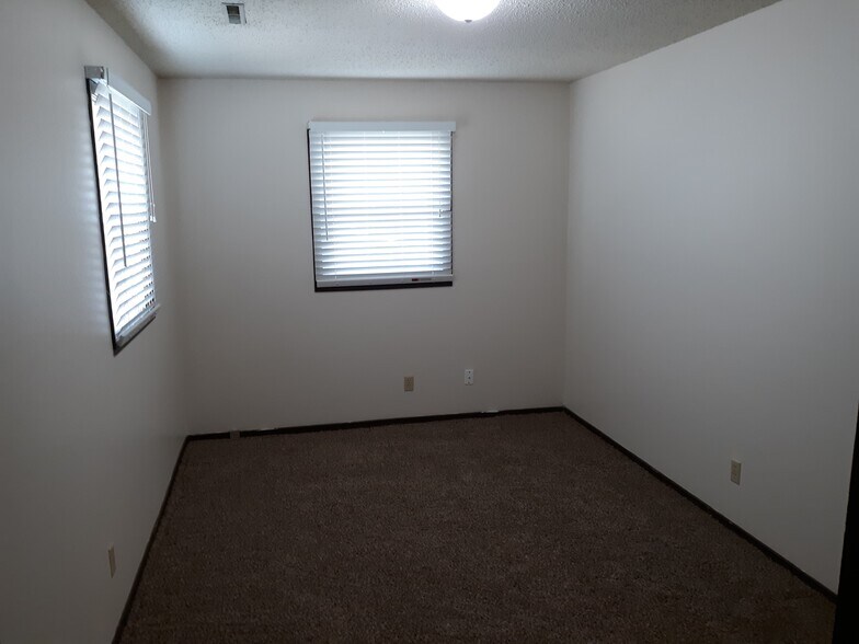 Building Photo - 1012 Delaware Ave