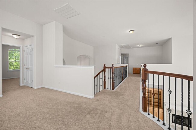Building Photo - 6819 Chalk Hill Dr