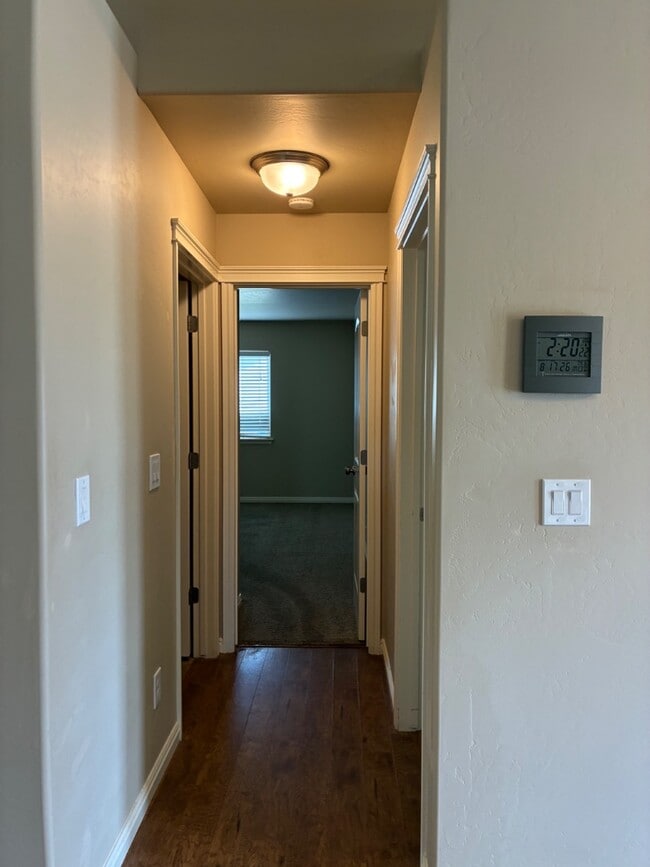 Building Photo - 234 Greenbrier Dr