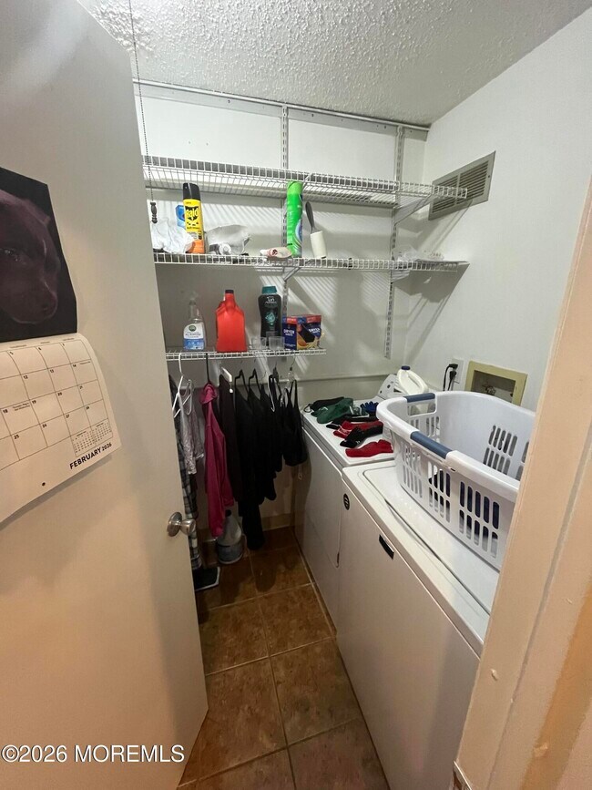 Building Photo - 19 Augusta Ct