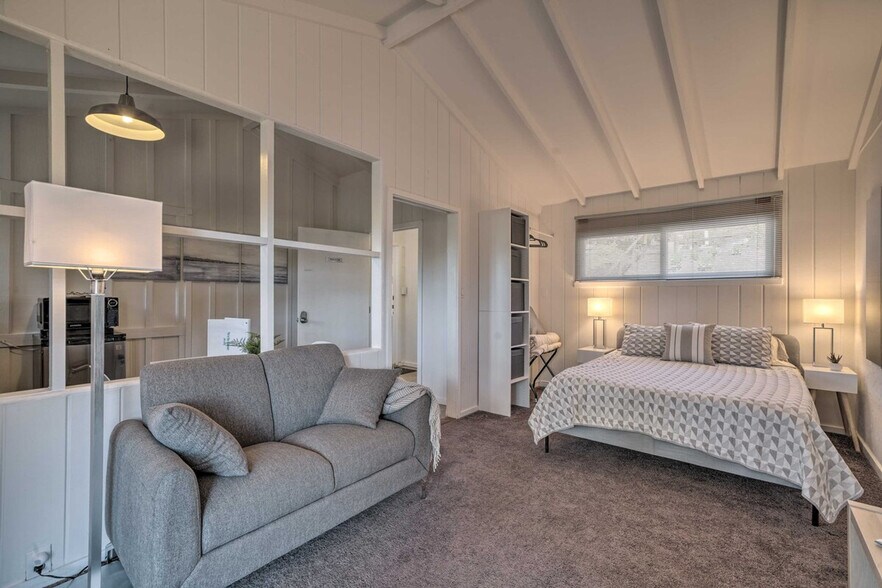 Building Photo - 2933 La Combadura Rd